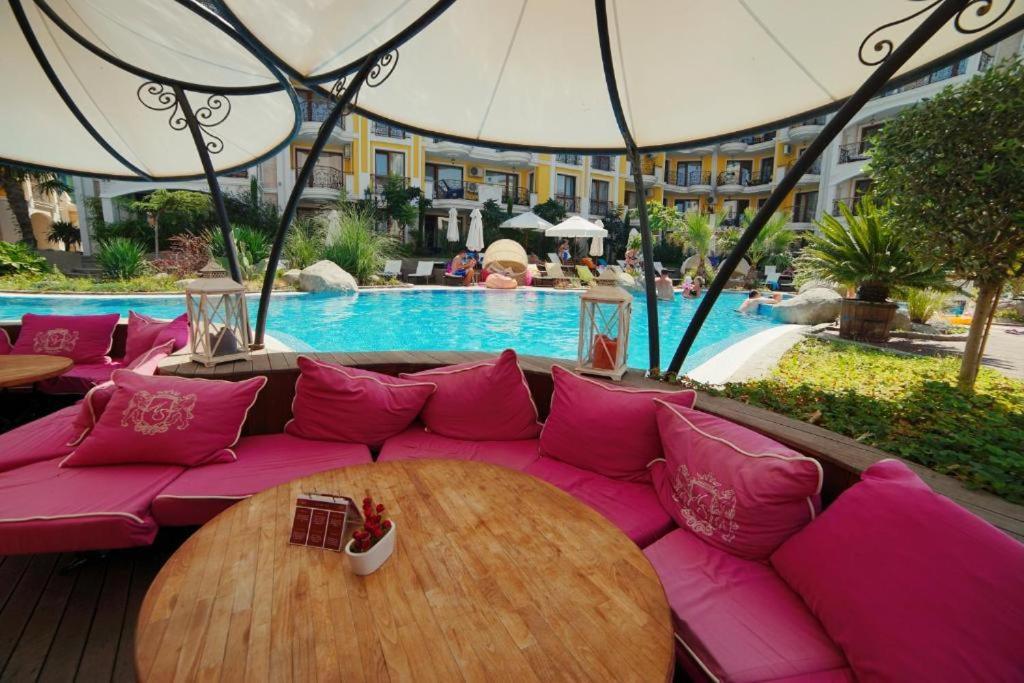 Monte Carlo Aparthotel Pantai Sunny Luaran gambar