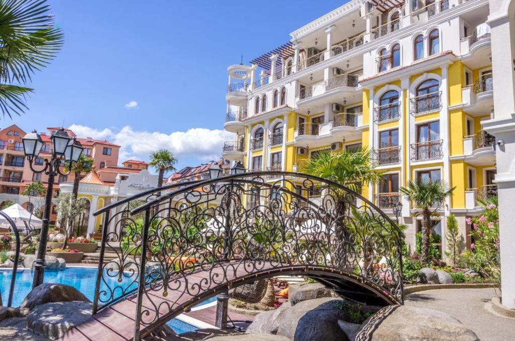 Monte Carlo Aparthotel Pantai Sunny Luaran gambar