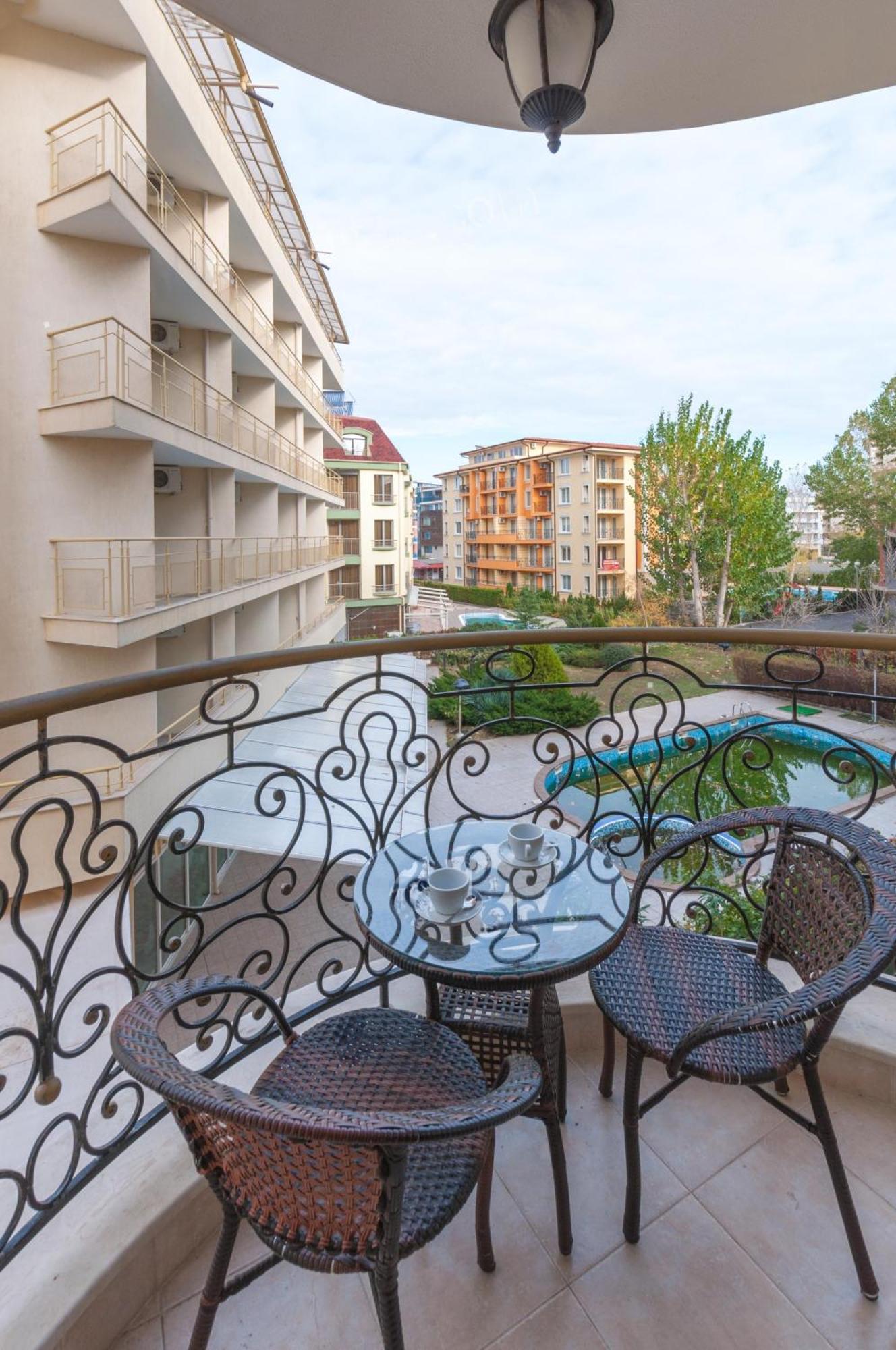 Monte Carlo Aparthotel Pantai Sunny Luaran gambar